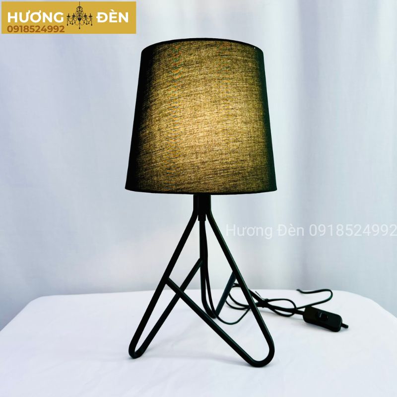 den-ban-chinh-hang-db13-den
